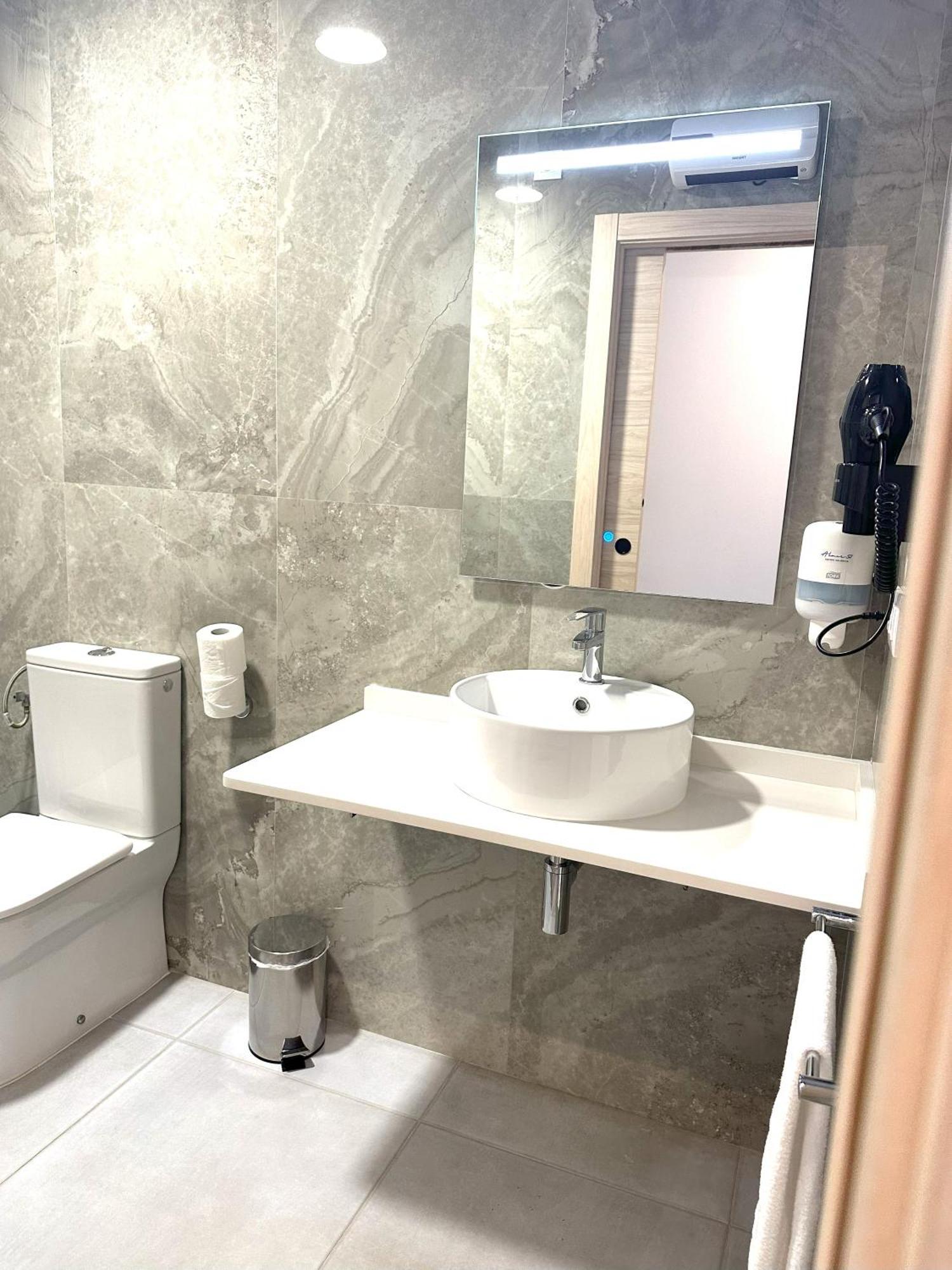 Almar 52 Suites Valencia Exteriör bild