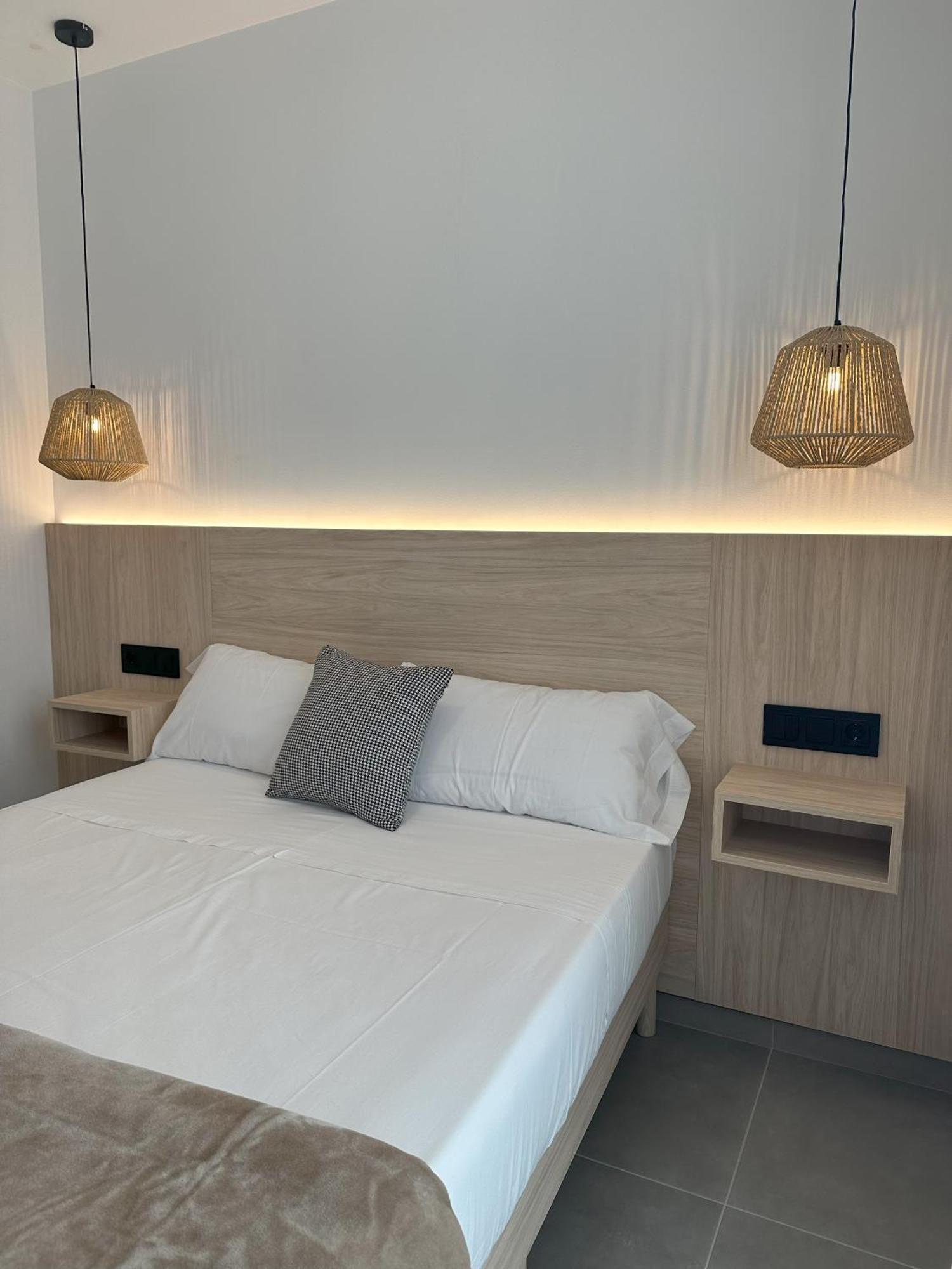 Almar 52 Suites Valencia Exteriör bild